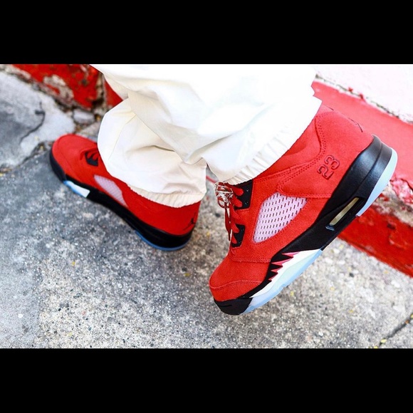 AIR JORDAN RETRO 'RAGING BULL' 2021SIZE MENS 11 SIZE MENS 11